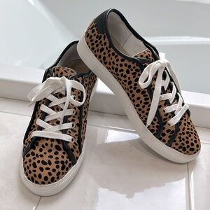 Ann Taylor Iconic Leopard Print Tie Sneaker with Dyed Calf Hair Fur size 8. EUC